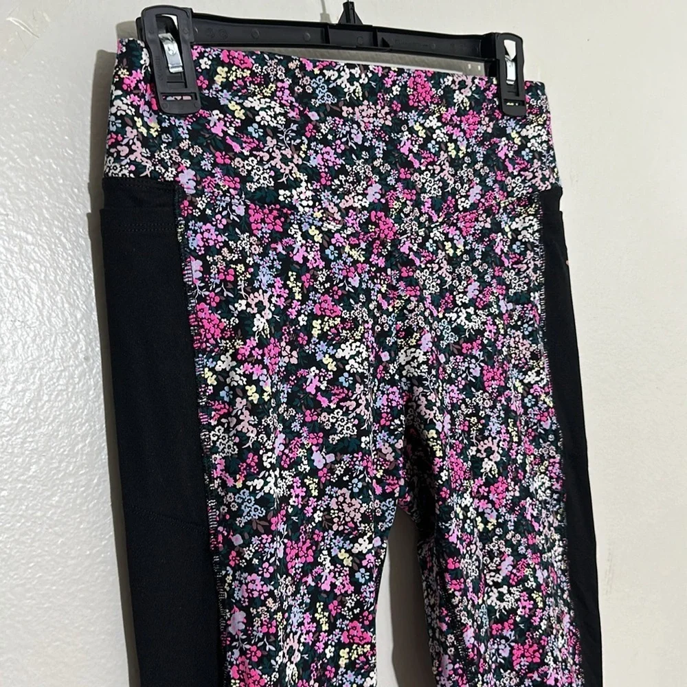 PINK Victoria's Secret Pink and Black Geometric Leggings